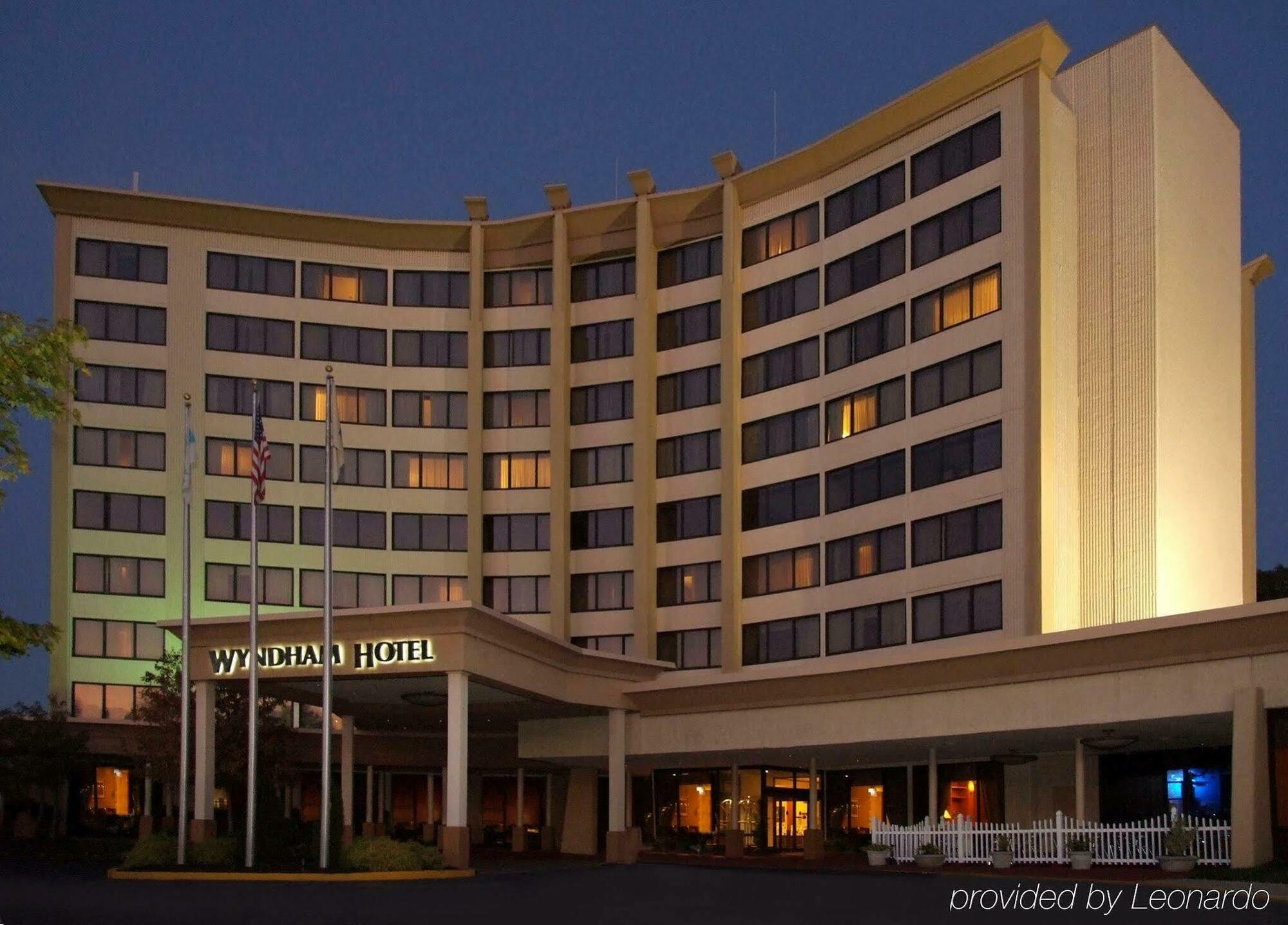 Clarion Hotel & Suites Mount Laurel Exterior foto